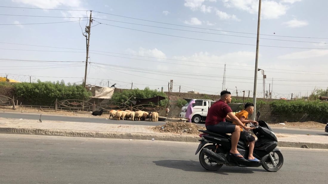 بغداد: سايبا تجر حصاناً مع صور “غريبة” كثيرة.. ماذا يحدث في شرق القناة؟