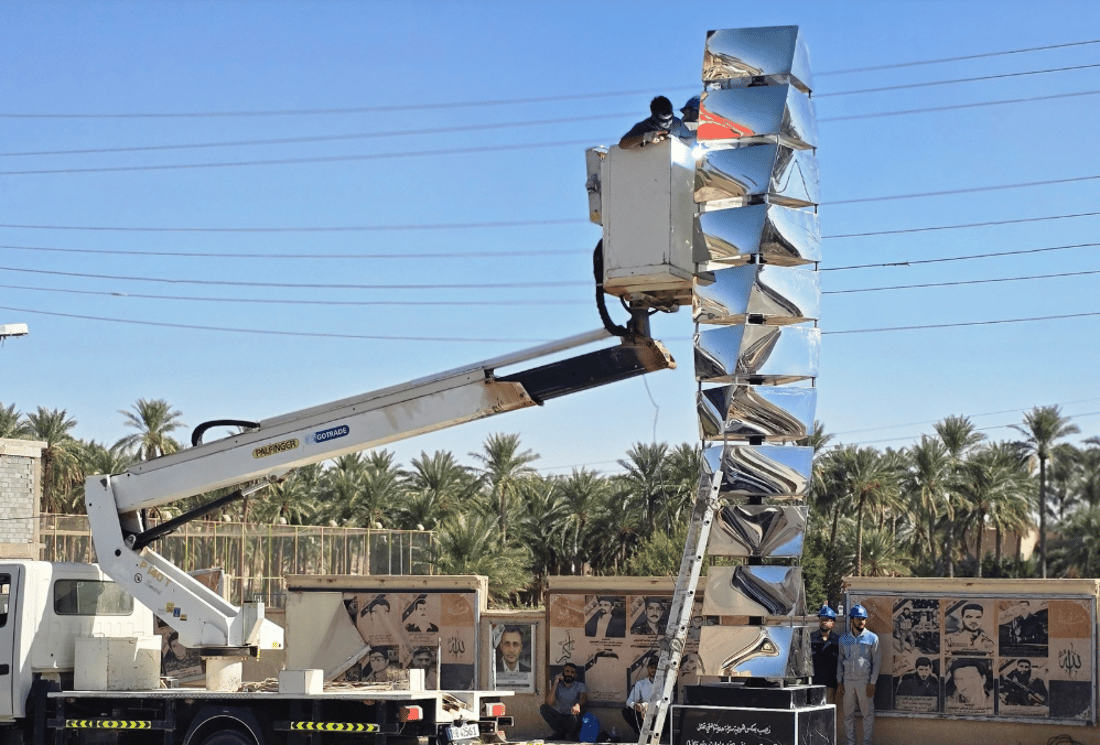 البلدية: هذا نصب فلكة حديثة للصمود والتحدي وشكراً لكوادر الكهرباء (صور)