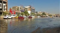 كوادر الحلة تصلح انبوبا مكسورا وتعيد الحياة لشارع 60 (في...