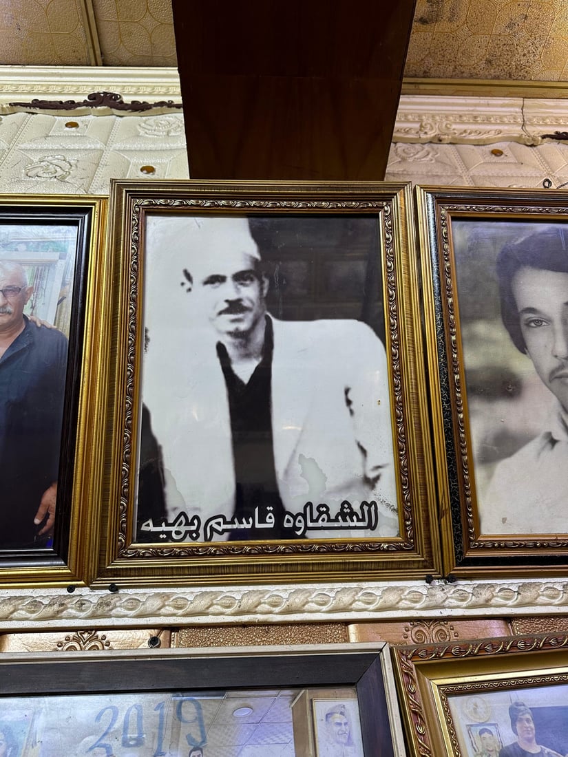 صور شقاوات كربلاء والرموز.. مقهى الزعيم للإسلاميين أيضاً لا لليساريين فقط