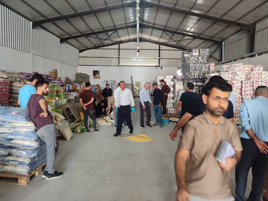 دەست بەسەر نزیکەی 3 تۆن خۆراکی پڕ لە کرم و ئەسپێدا گیرا