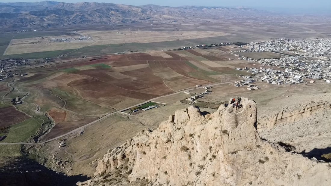 له‌ هه‌ریر به‌شێكی قەڵاكەی خانزادى میرى سۆران و میرسلێمانی براى رووخاوه‌ 