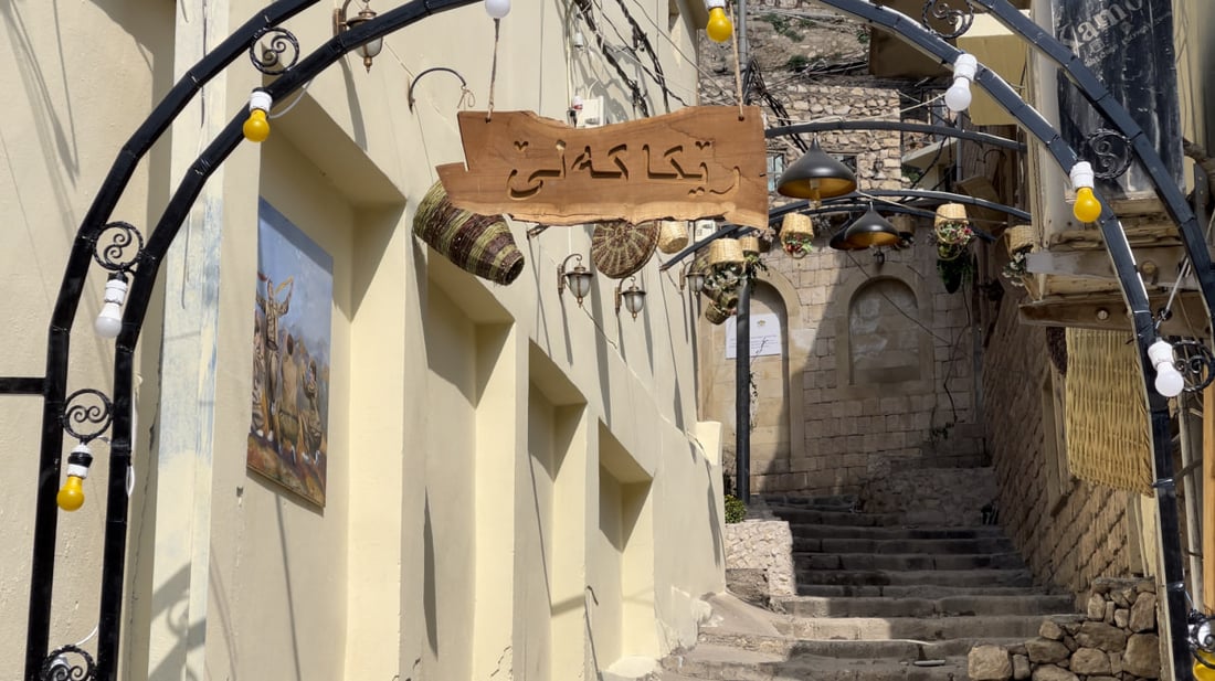 صخرية ومعرضة للانهيار.. لقطات ساحرة من عقرة لبيوت عمرها 1700 عام