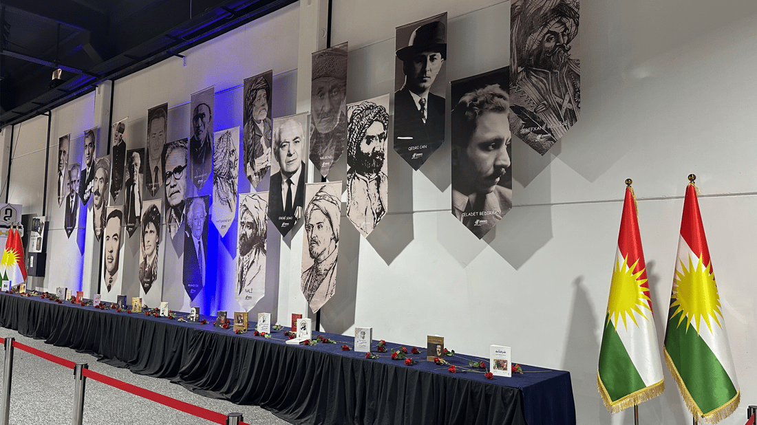 10 وڵات کتێبیان بردووە بۆ زاخۆ