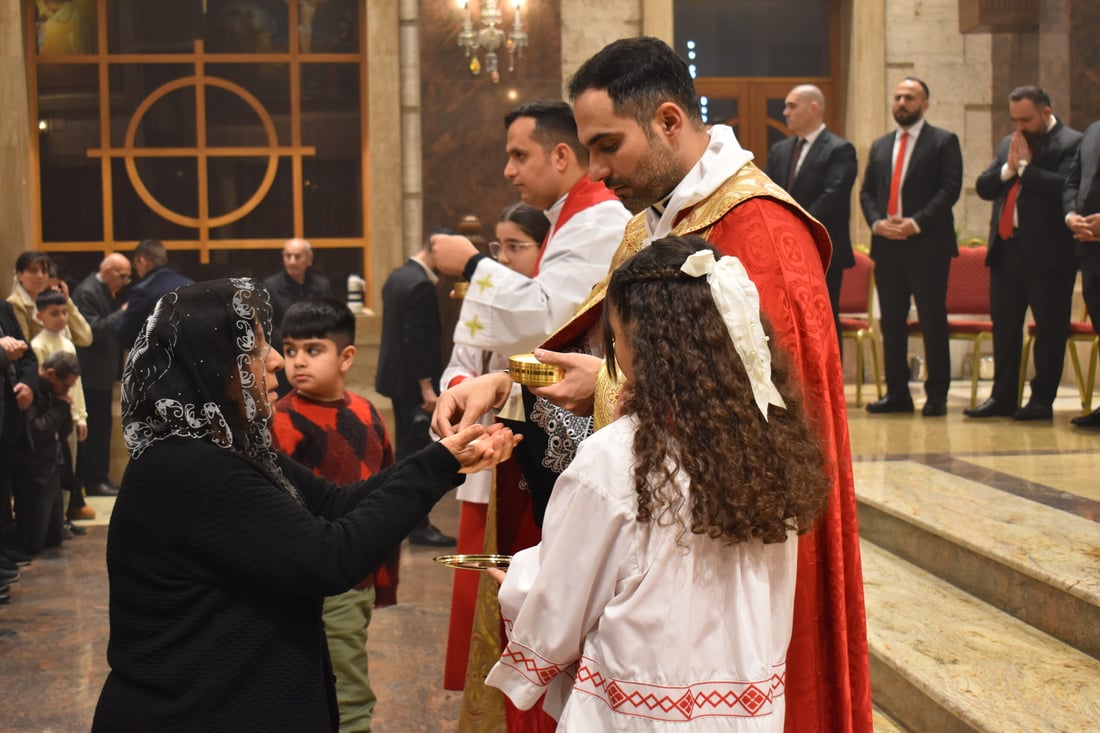 خميس الأسرار.. مشاهد من طقس غسل الأرجل بعد العشاء الأخير