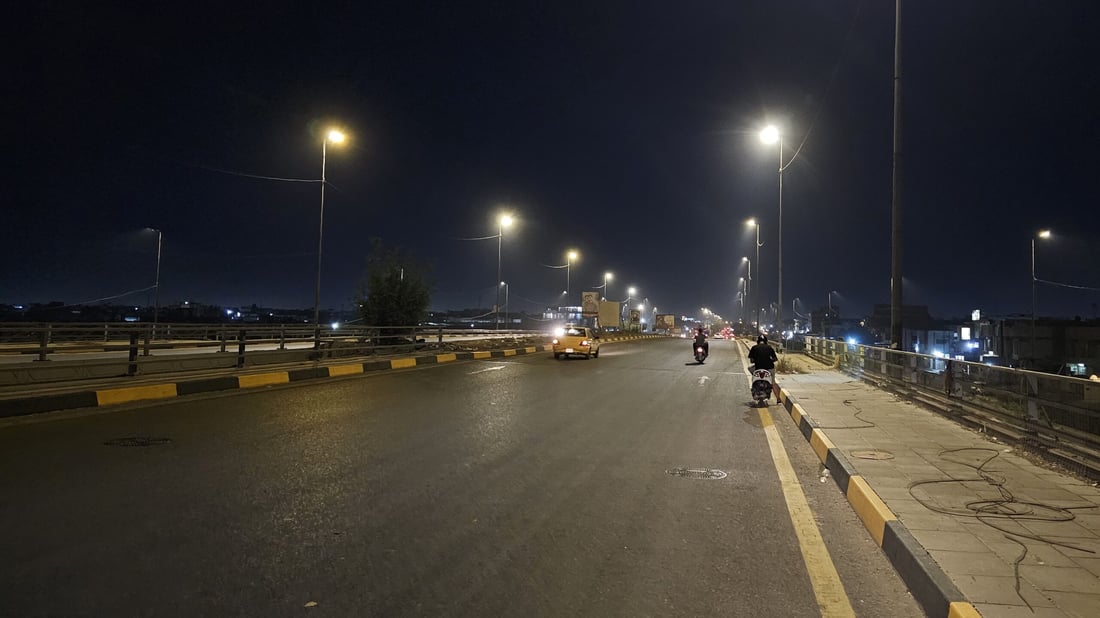 صور ليلية من شرق بغداد: مدينة الصدر “منورة” بجهود “محاربي الظلام”