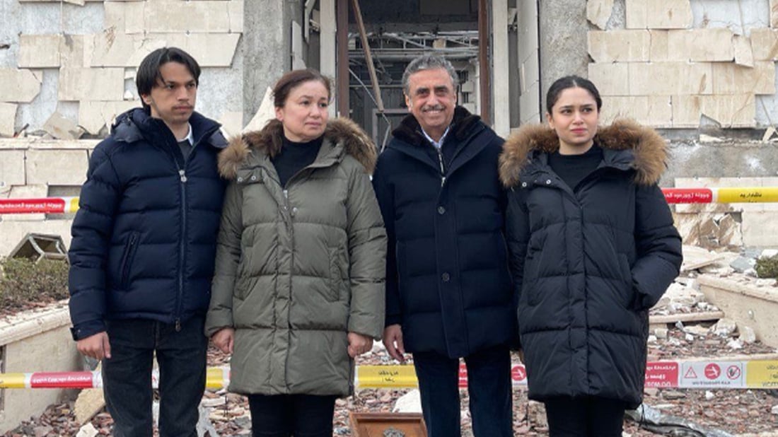 شێخ باز وێنەی هاوسەرو منداڵەکانی بڵاودەکاتەوە