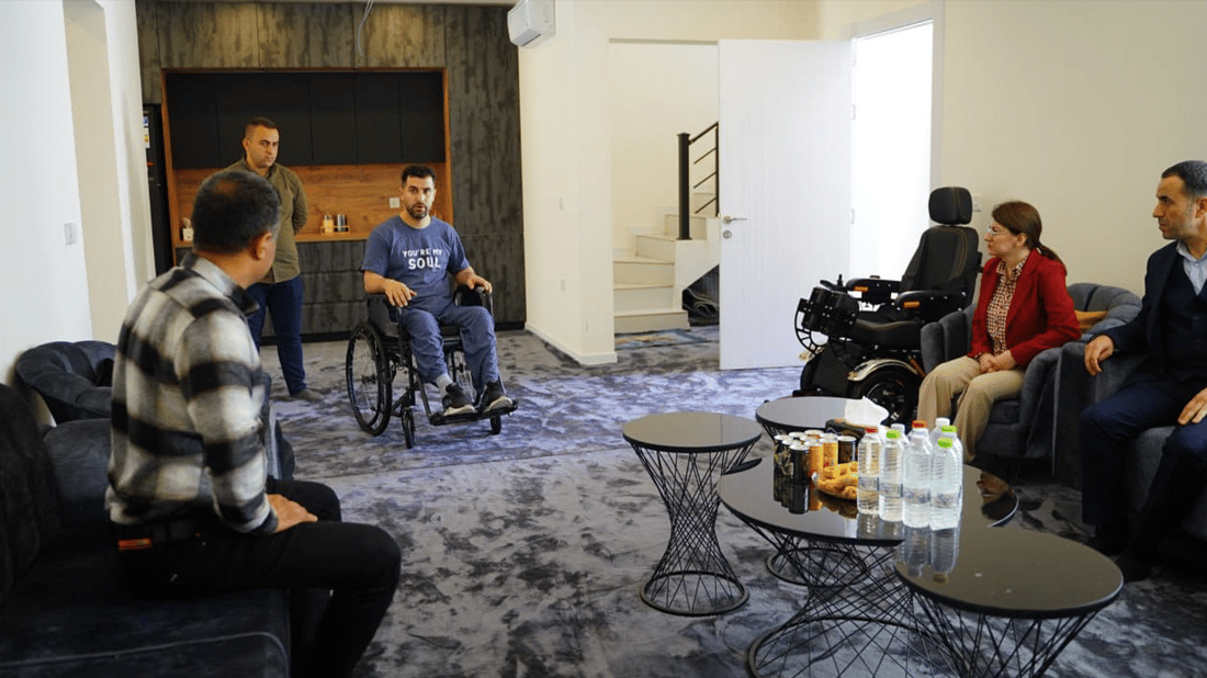 خانوویەک بۆ پۆلیسە بریندارەکەی بەرەنگاربوونەوەی توندوتیژی دابینکرا