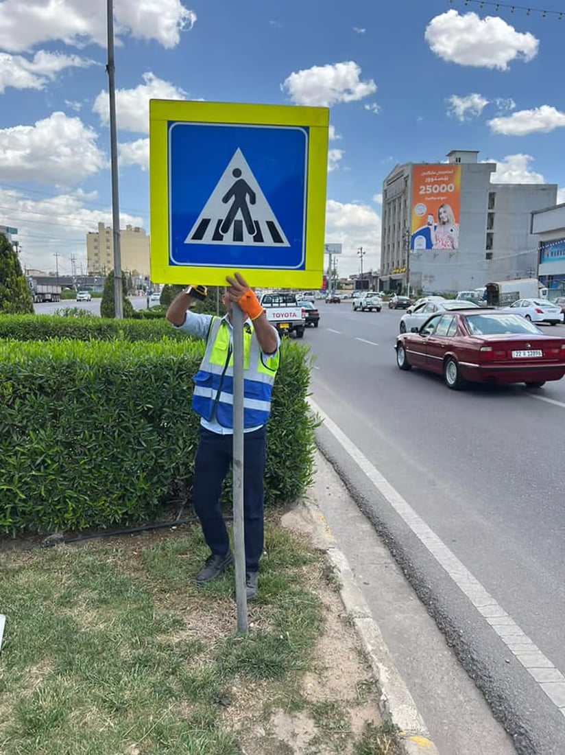 صور: أربيل تبدأ بتبديل اللافتات المرورية.. حملة على كل مدن كردستان