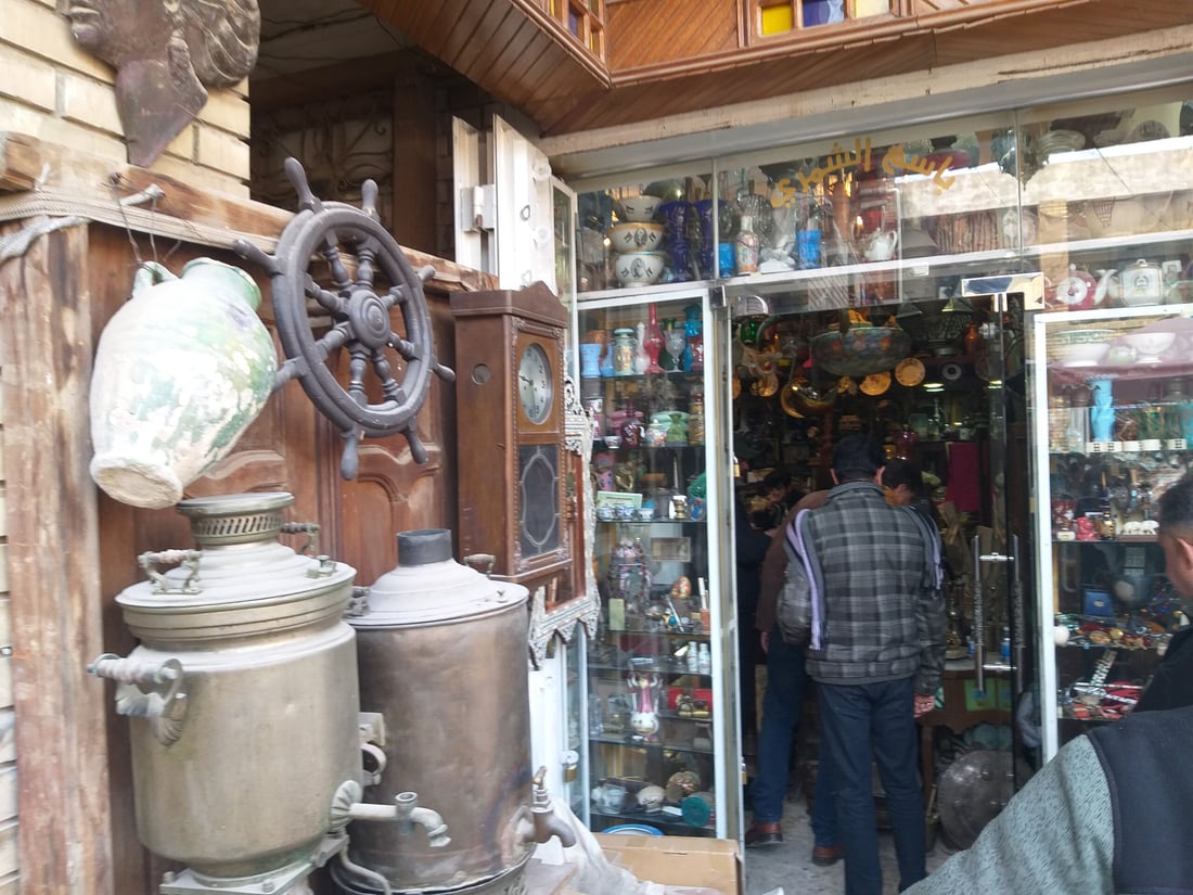 تجّار خان المدلل: زبائننا دائميون.. “أنتيكاتنا ونوادرنا” تُباع في الخارج غالياً