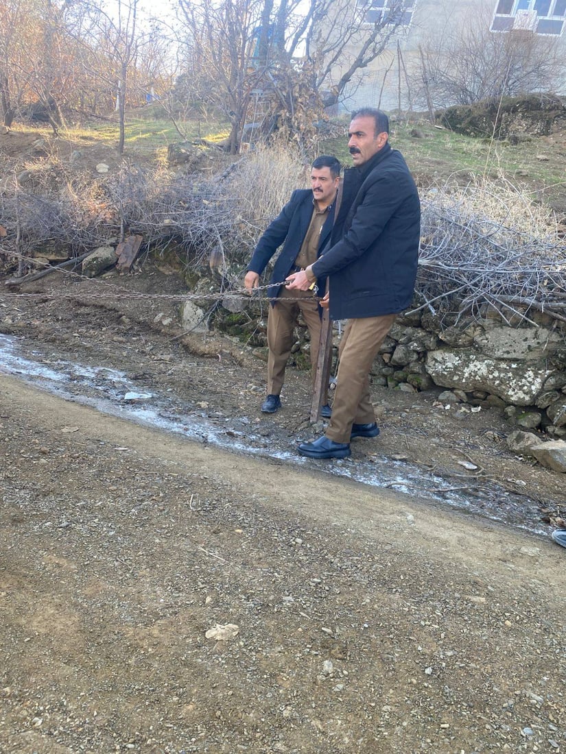 رێگای گوندی شیوان لە سنووری سیدەکان زنجیر کرا