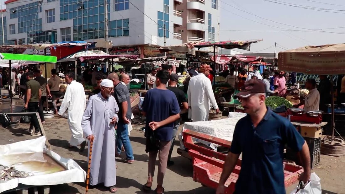 أطفال الكوت “يقطّعون السمك” ويدفعون العربات مع حلول العطلة الصيفية.. شهادات محزنة