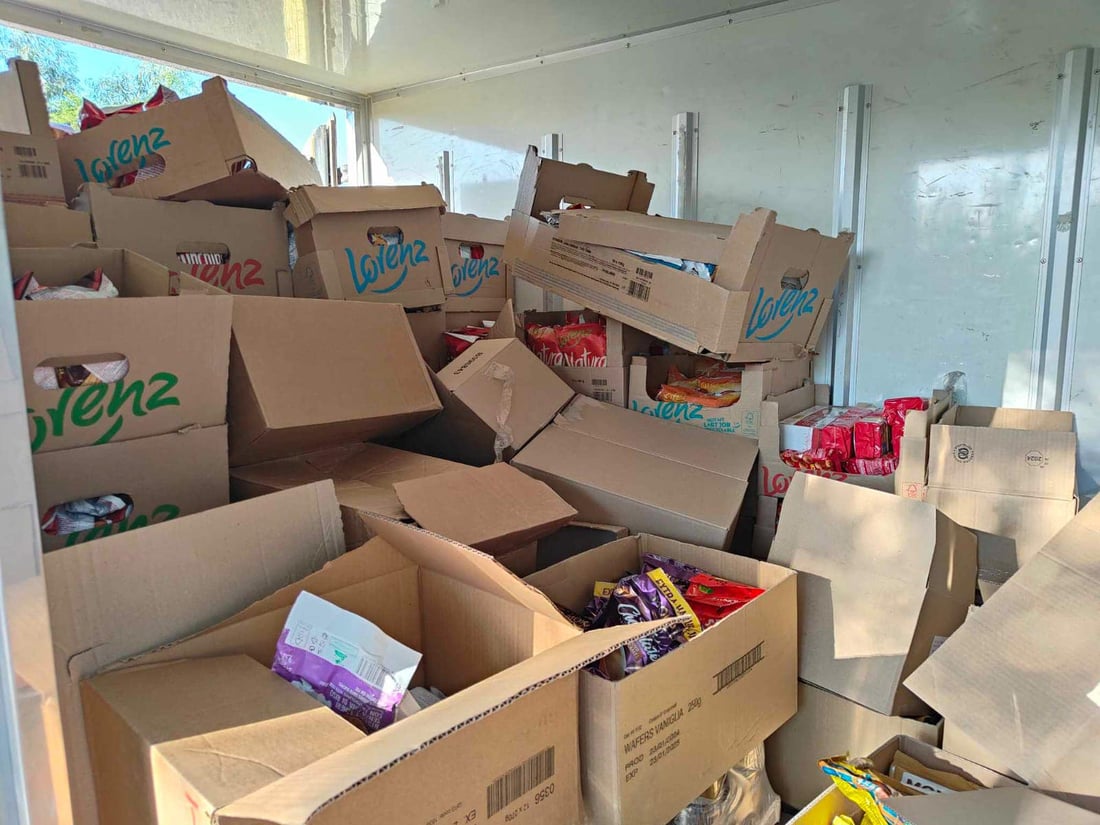 نیو تۆن شیرەمەنی و خواردن دەستی بەسەرداگیرا