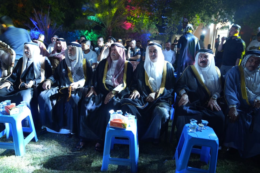 صور ليلية: المحافظ يفتتح مقهى يجمع “شياب تكريت”