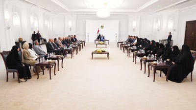 السوداني يوجه بصرف مستحقات المتقاعدين وأسرى حرب 1991 وذوي شهداء الحشد الشعبي
