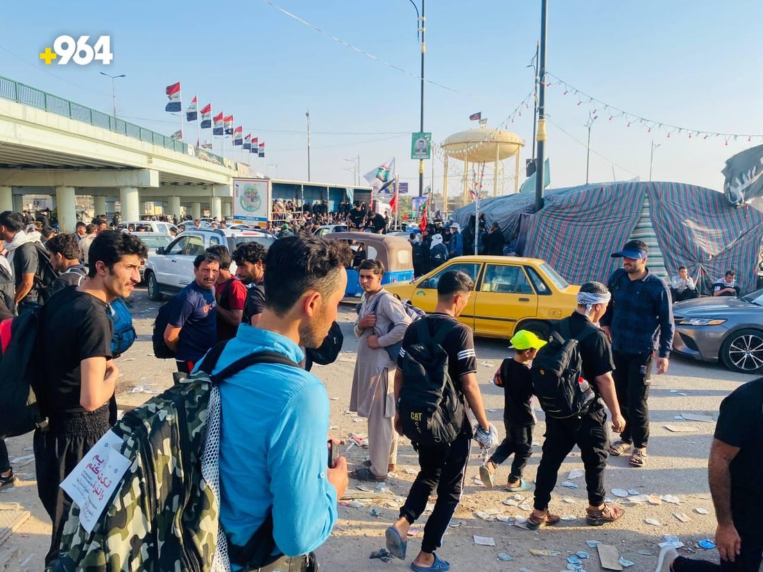 الزوار منهكون في منفذ الشيب.. الحافلات لا تستوعب تدفق الإيرانيين والأفغان (صور)
