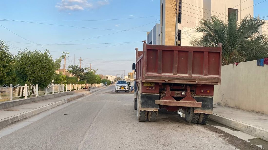 صور من الرمادي: المرور تطرد الشاحنات الكبيرة.. ساحات المبيت خارج المدينة