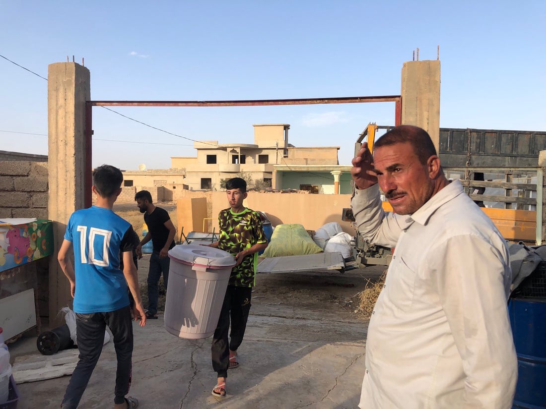 صور مؤثرة: سكان سنجار يستقبلون أهلهم العائدين بالورد.. انتهى نزوح الـ 8 أعوام