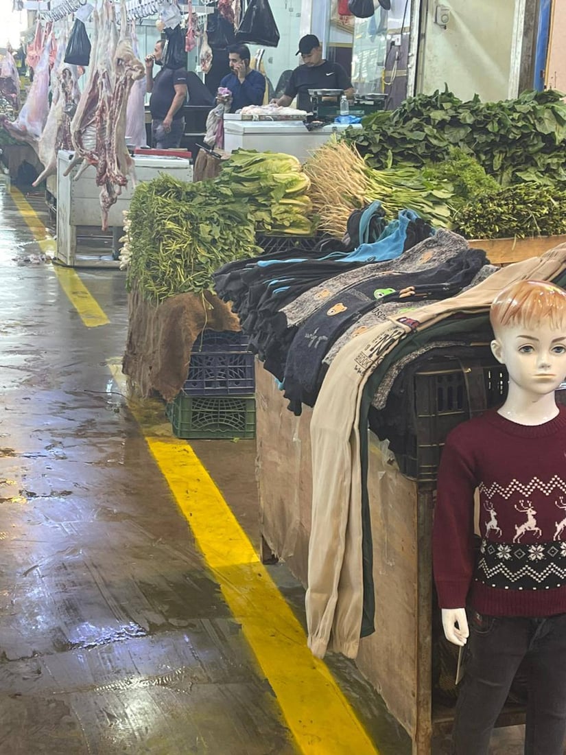 الفلوجة انتهت من ترسيم حدود سوق “النزيزة”.. لا بضائع بعد الخط الأصفر (صور) 