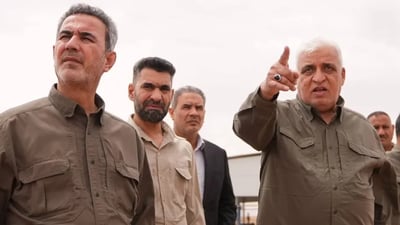 رواتب الحشد.. خبير يقترح 4 خطوات للإفلات من أميركا بينها نظام مستقل عن العالم