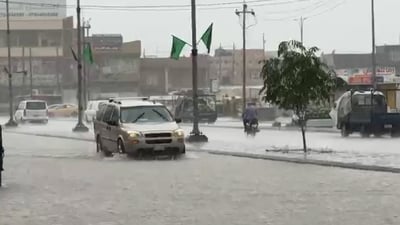 حالوب وأمطار استثنائية في الكوت واستنفار تام للدوائر الخدمية (فيديو)