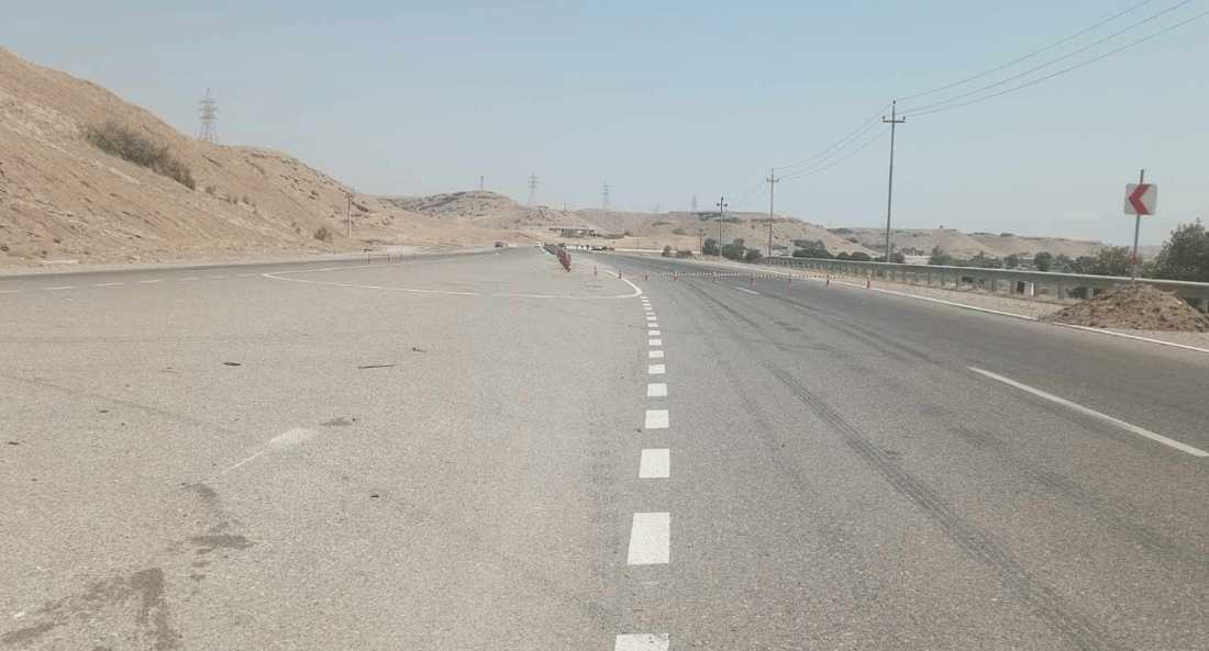 لە گوندی قولەبەرزەوە بۆ ناحیەی باوەنور رێگاکە دەبێت بە یەک ئاراستە