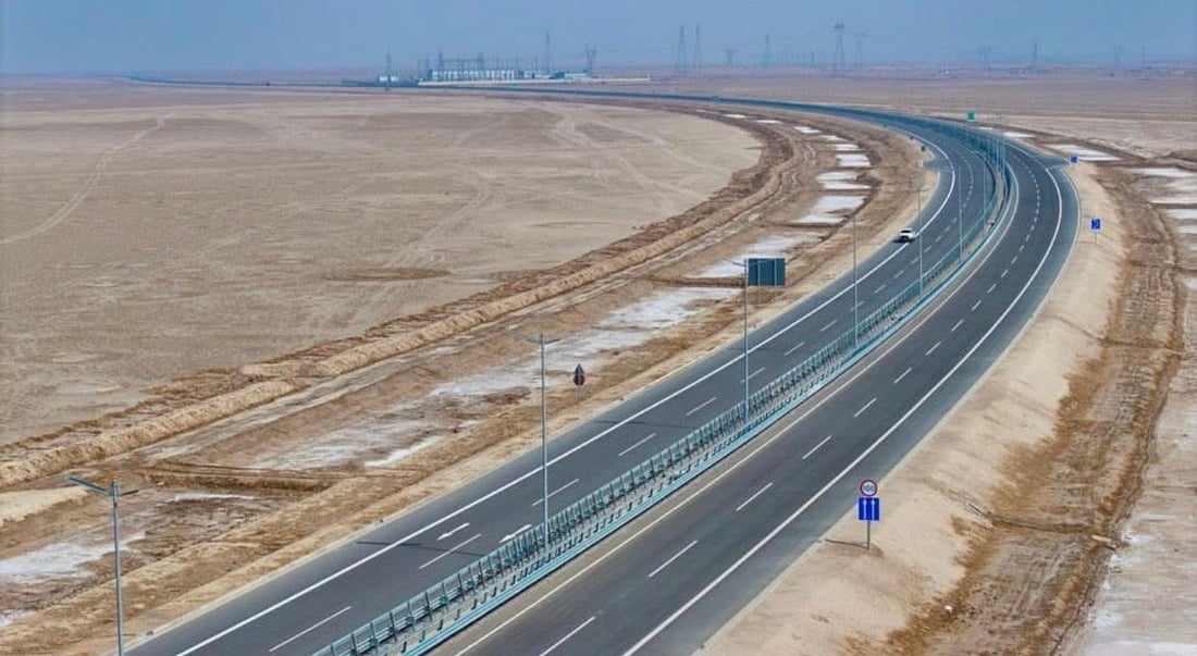 اكتمال الطريق الرابط بين ميناء الفاو وأم قصر بطول 62 كم