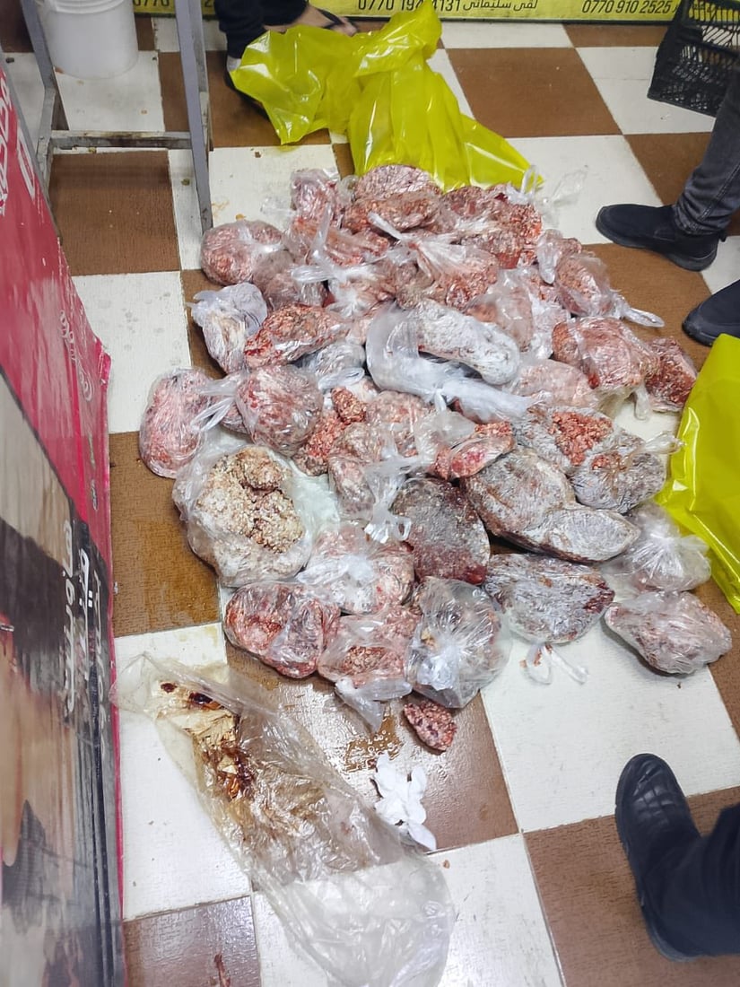 دەیان کیلۆ قیمە و قەرنابیتی خراپبوو لە دوکان دەستی بەسەرداگیرا