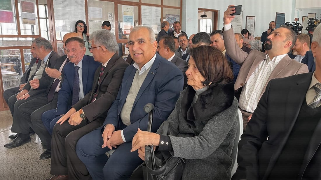 دوای 33 ساڵ گەڕانەوە بۆ قوتابخانەکەیان 