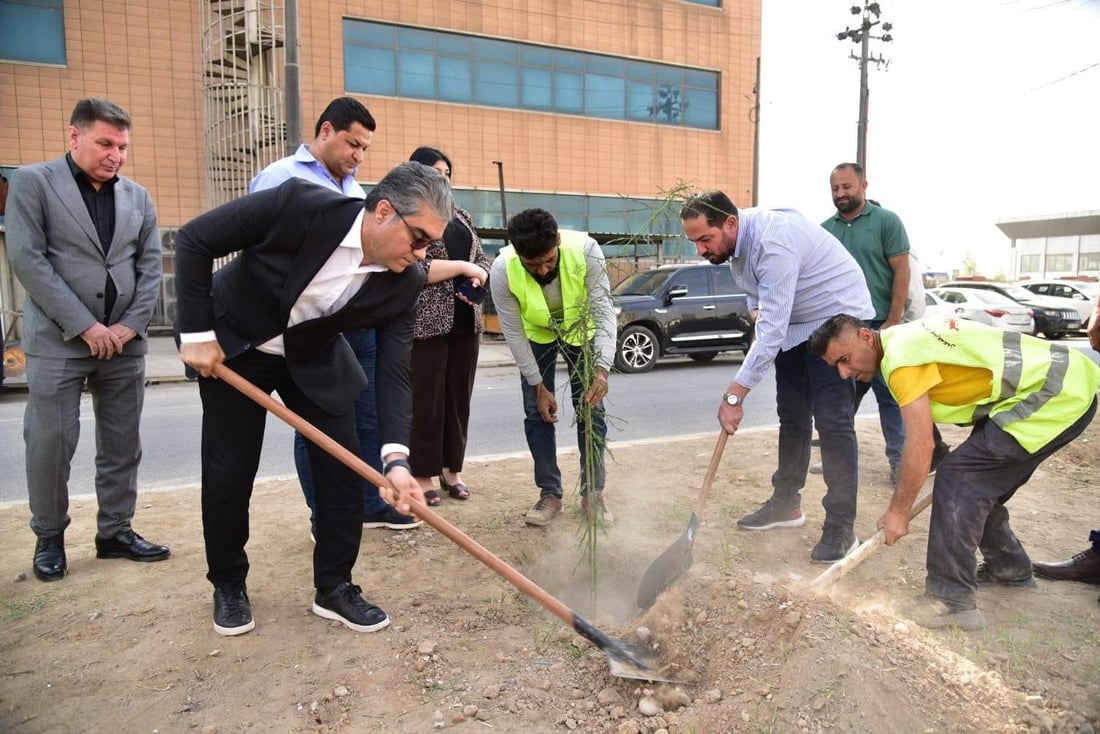 بە هەرکوێدا دەڕۆی شار سەوز دەکەن و دار دەچێنن 