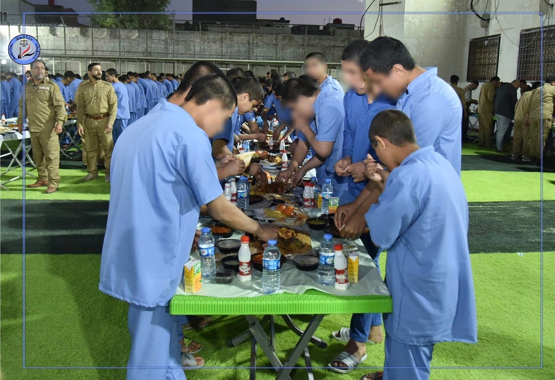 صور: وزير العدل يتوسط صغار المحكومين.. جولة ومأدبة إفطار داخل سجن الأحداث