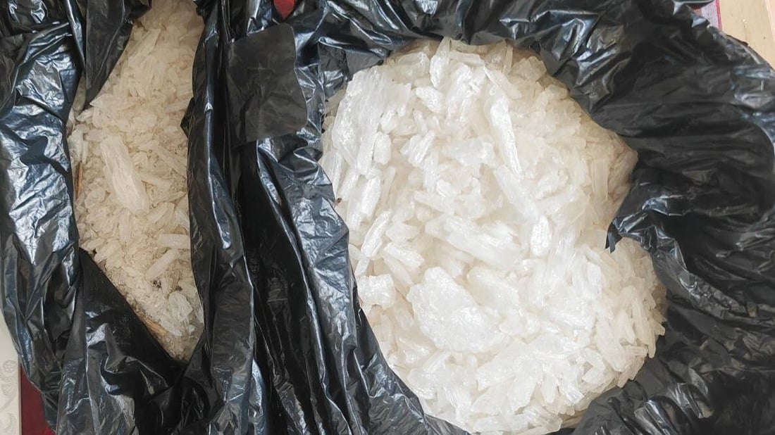 ضبط كيلو “كرستال” مع مسافر أجنبي في منفذ الشلامجة