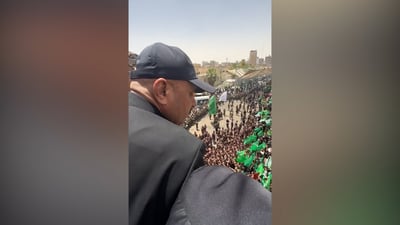 شاهد: وزير الداخلية يشرف على تأمين “ركضة طويريج” في كربلاء