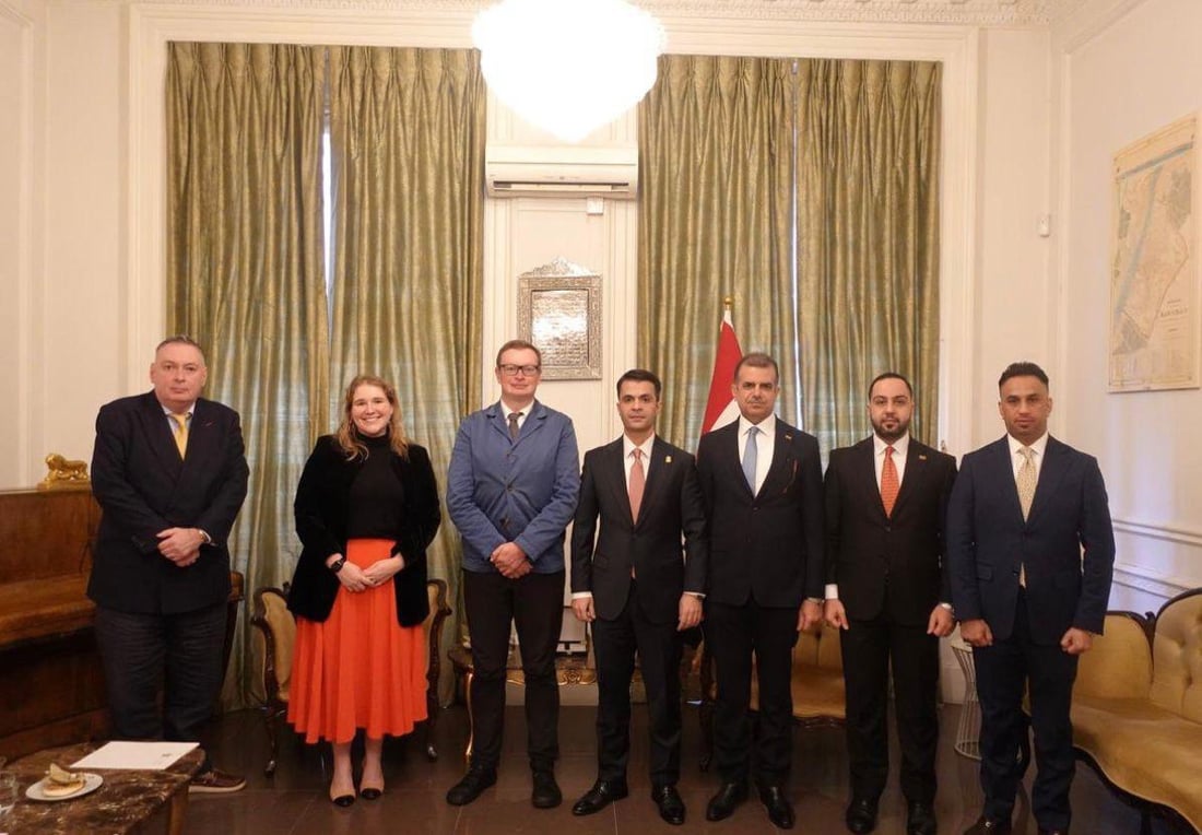 العراق يستعيد ختماً أثرياً نفيساً يعود للحضارة الأكدية من لندن (صور)