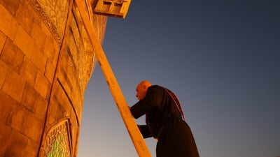 كربلاء ترفع راية الحزن وهتافات بين الحرمين “تاج تاج على الرأس سيد علي السيستاني”