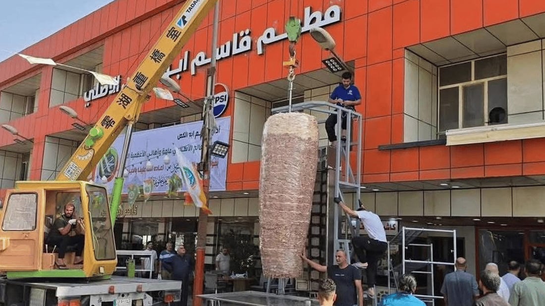 بۆ یادى مەولود؛ گەورەترین شیشى گەس لە عێراق ئامادەکراوە