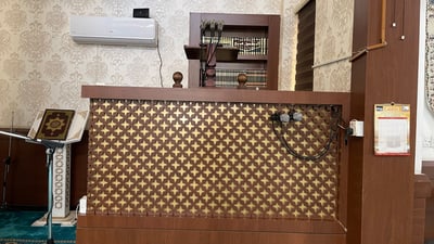  ئەوە نەما هەر کەسێک بێت و بانگ بدات