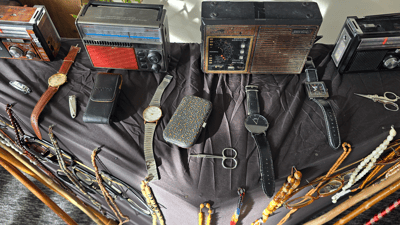 خۆیان لە بێ کەسیا مردن و ئەوەی ماوەتەوە تەسبیحێک و رادیۆیەکە