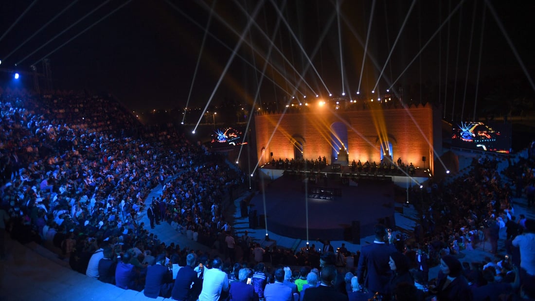 صور من المسرح التاريخي: حفل كبير بحضور رئيس الجمهورية بمناسبة رأس السنة البابلية