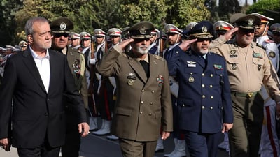 پزیشکیان داواى لێبووردن دەکات؛ پاسداران بە موشەک و درۆن وەڵامى دەدەنەوە