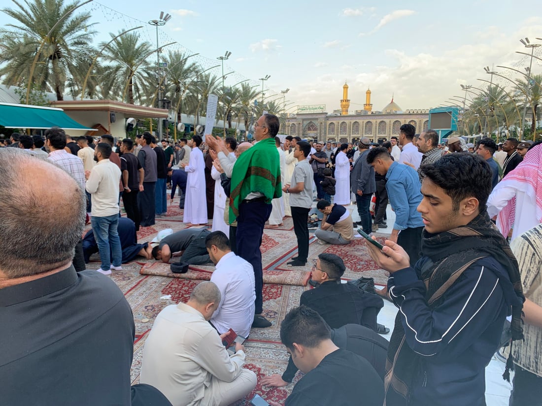 صور من صلاة العيد في كربلاء.. الأمطار منعت إقامتها بين العتبتين (صور)