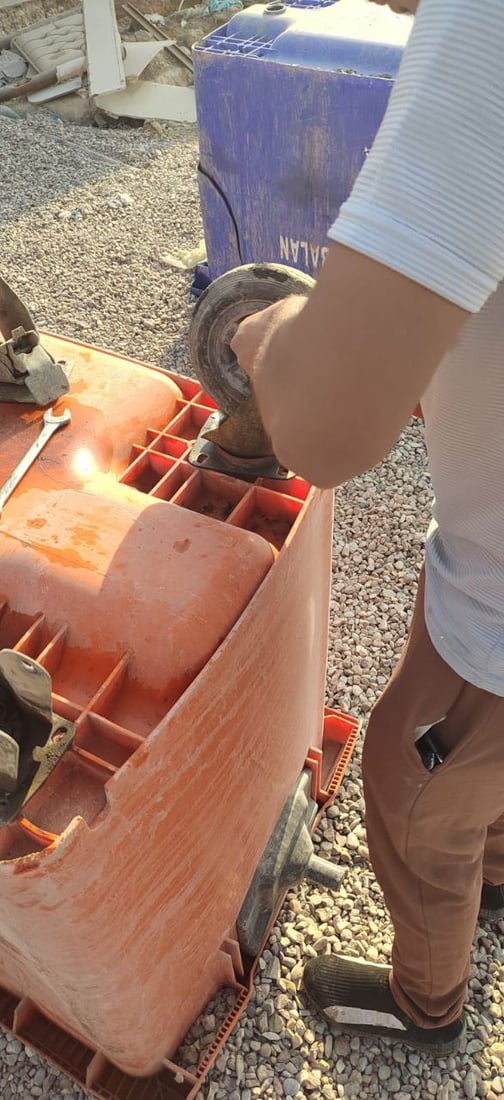 حارق النفايات الطبية يصلح عربات القمامة (بالتحوير) في مستشفى الصادق بالحلة
