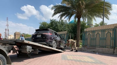 صور من اليرموك: سائق تويوتا يقتحم جامع الشواف بتحطيم جزء من السياج الخارجي