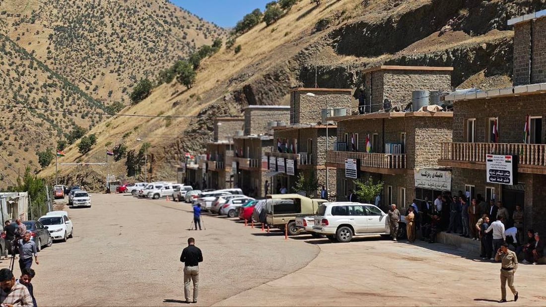 جندي فتح الباب.. صور من مراسم تدشين أول معبر حدودي في حلبجة