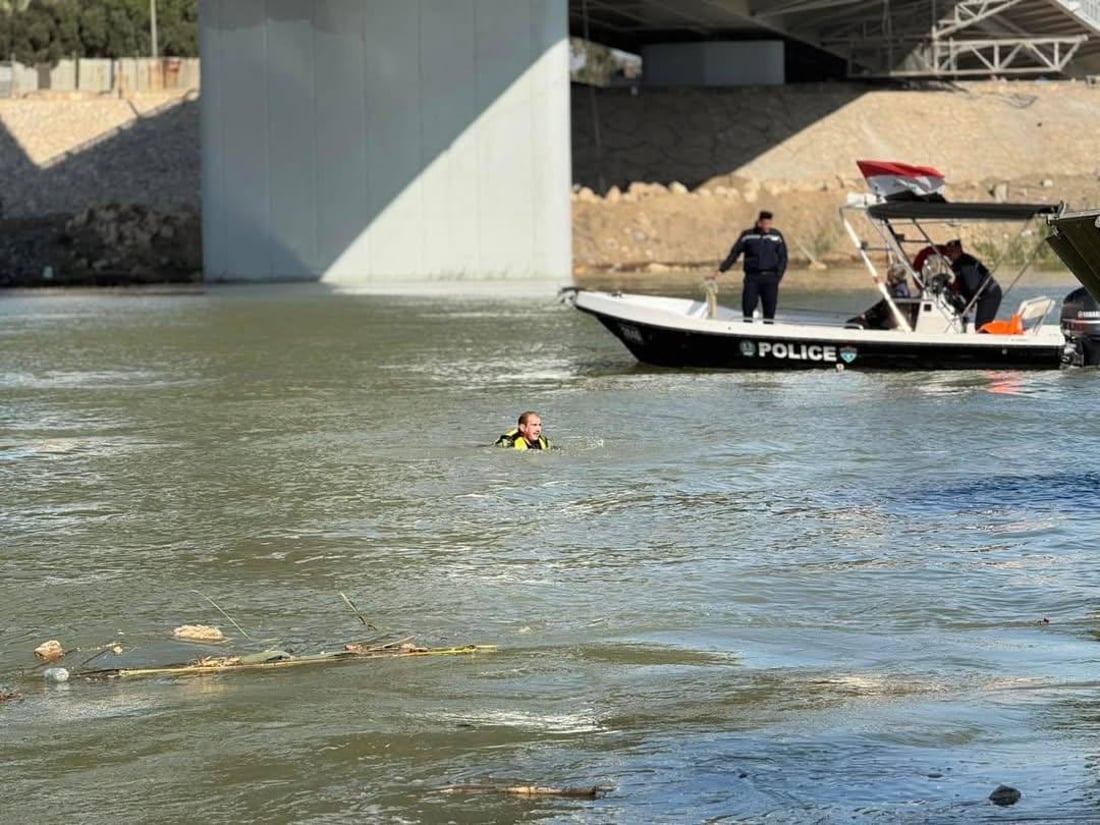 صور: قفزة الثقة في دجلة من أعلى “14 رمضان”