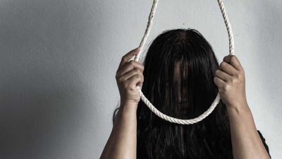 علّقت نفسها في حبل.. انتحار فتاة في المثنى