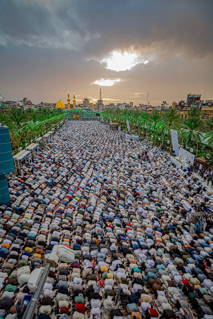 صور من عيد كربلاء.. حشود المصلين امتدت من مرقد الإمام الحسين إلى صحن العباس