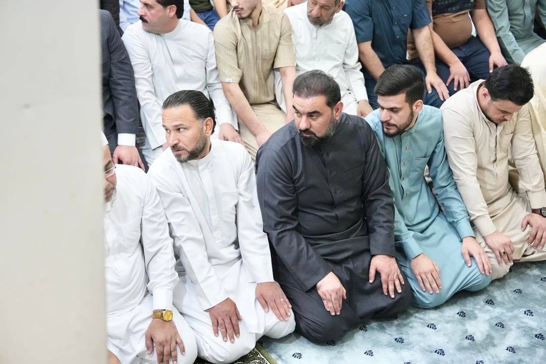 الوحيد الذي فتح بابه للمصلين في الأنبار.. صور من صلاة العيد بجامع الكرمة الكبير
