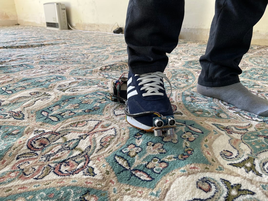 فتاة من السليمانية تبتكر طريقة لمساعدة الصم والمكفوفين على السير بأمان