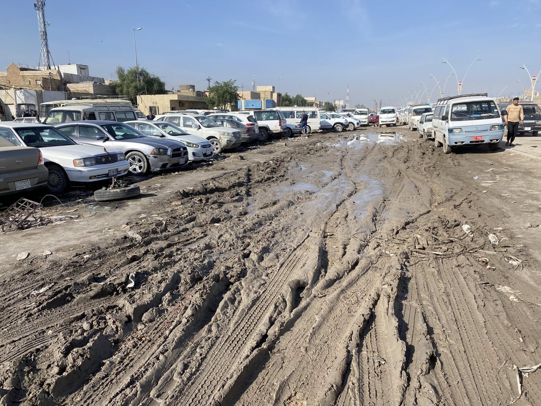 صور: المرور بسلام في كراج الناصرية القديم يتطلب معجزة أو زلاّجتين!